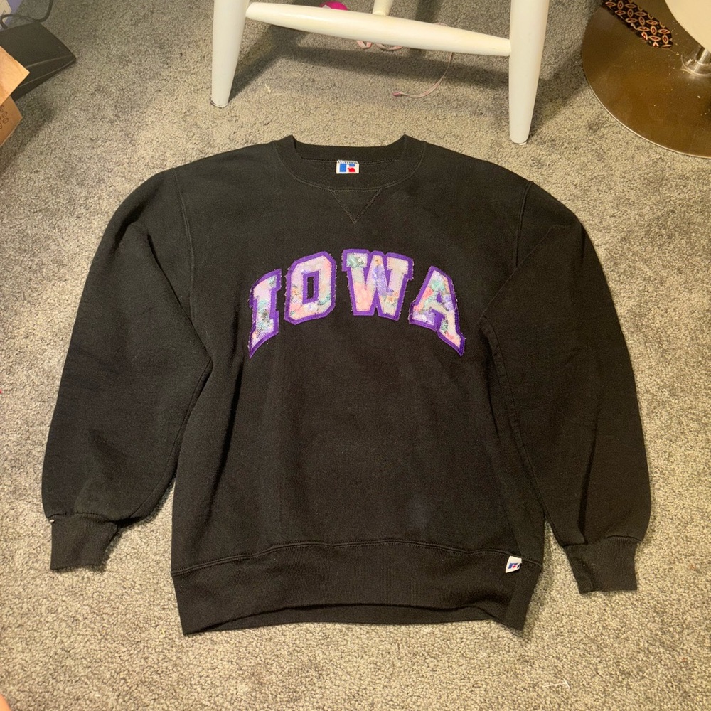 Vintage Floral Iowa Embroidered Crewneck
